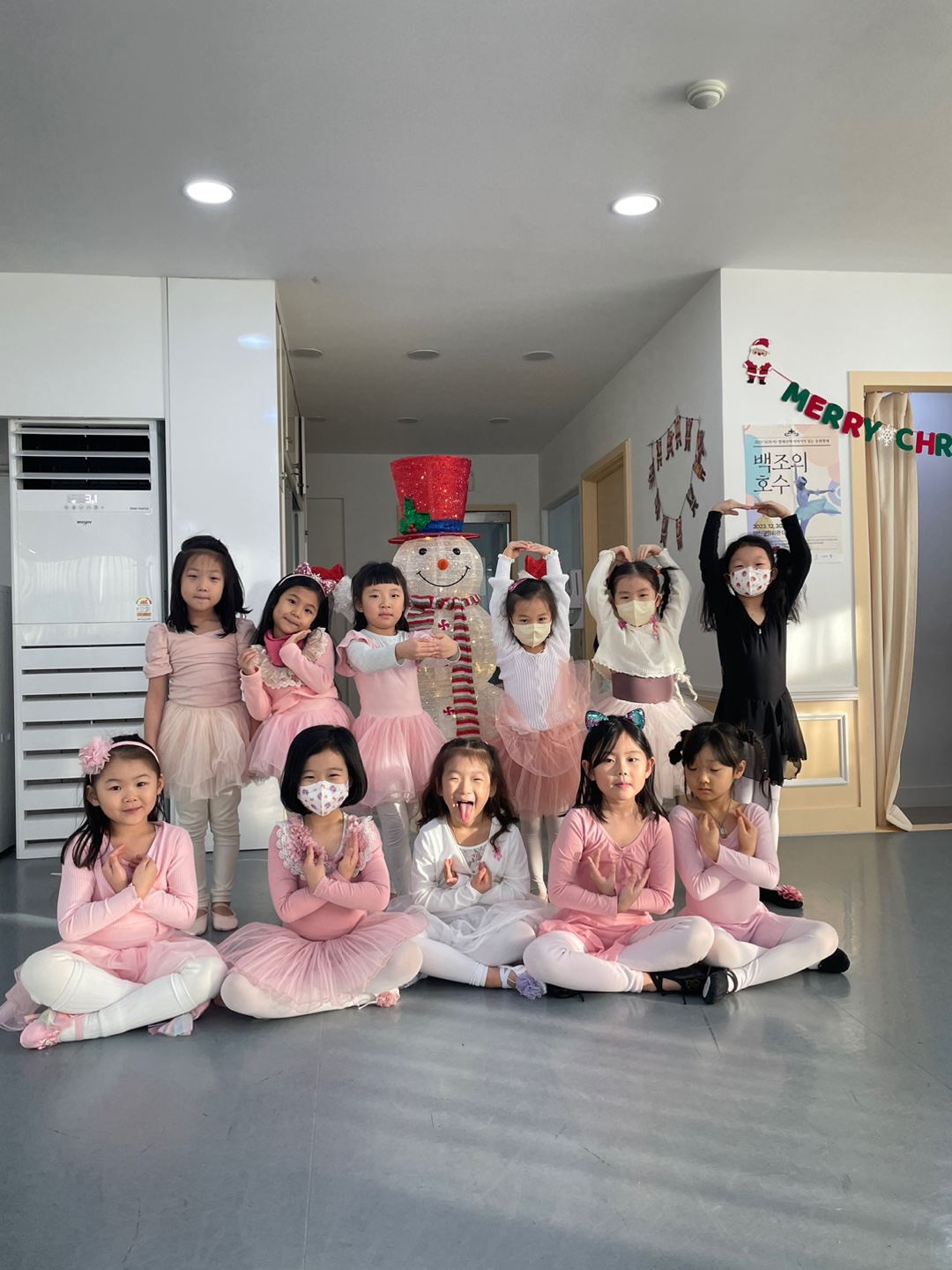 /user/b/bijou/editor/2312/d4c3e6d41bce4afbff7cebc745d56429_1703148796_7856.jpg 이미지크게보기