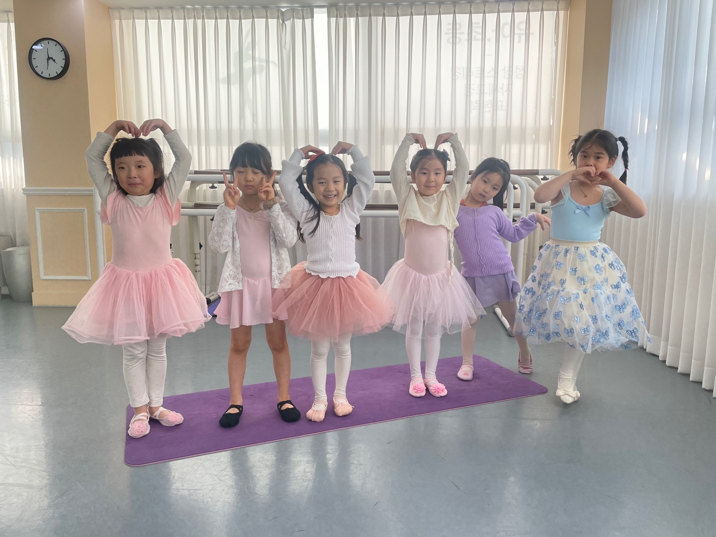 /user/b/bijou/editor/2402/0d69718a89461a43eefb3aa0b5fd3353_1709121693_7362.jpg 이미지크게보기